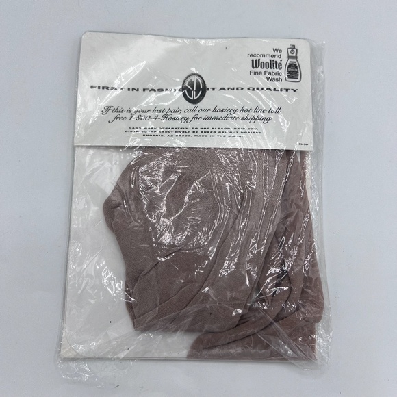 Pair of Sheer Delight Microfiber CT Opaque Tights Silken Sheer CT Beige Size 2 - Picture 7 of 8